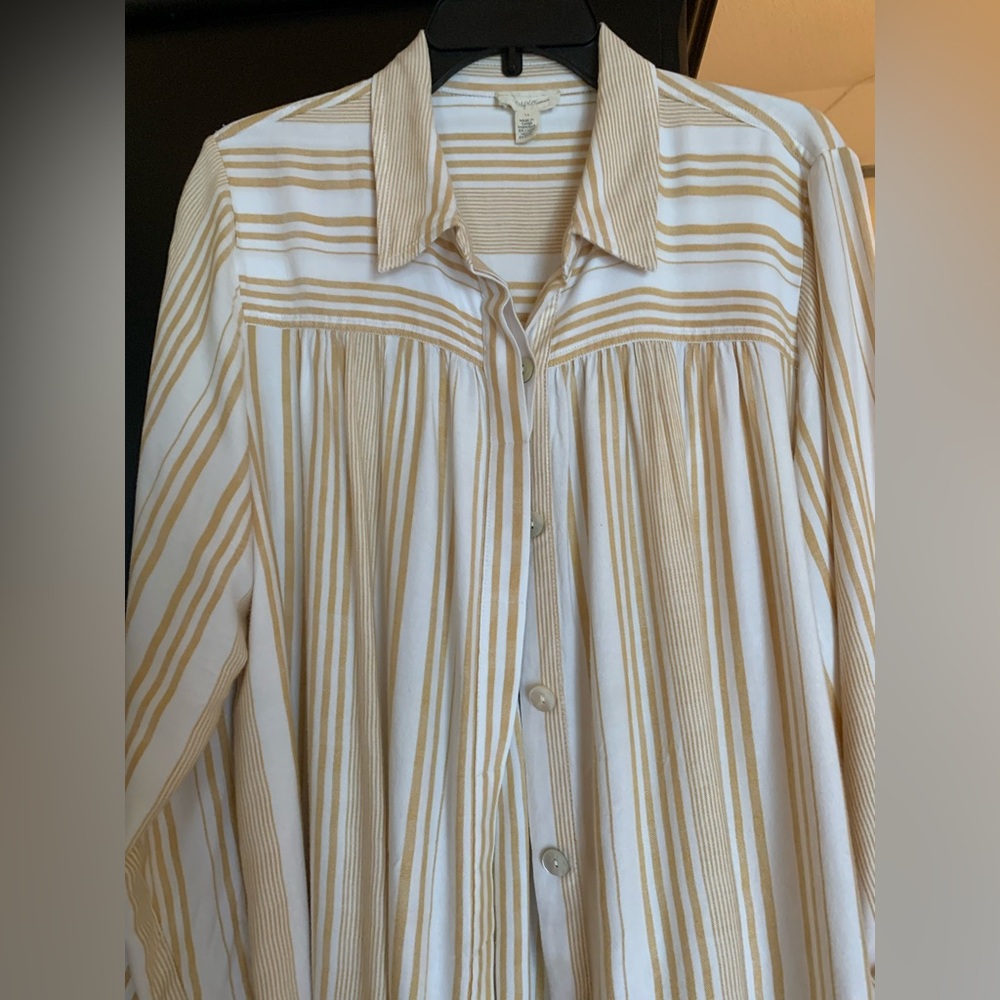 Cupio White and Tan Striped 100% Rayon Button Down Blouse